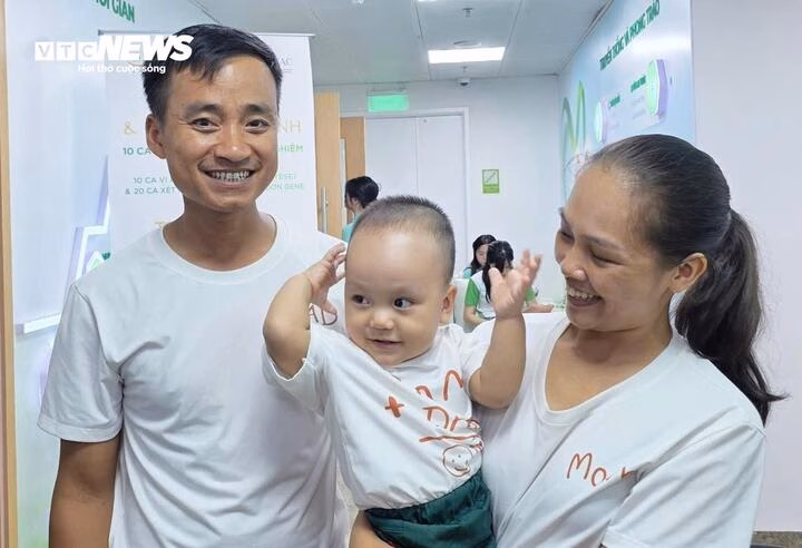 Gia đình chị Chính Gia đình chị Chính trọn vẹn hơn từ khi có con trai.