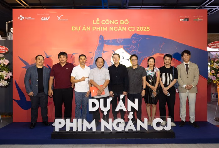 Chủ tịch Hội Điện ảnh Việt Nam và Hội đồng thẩm định