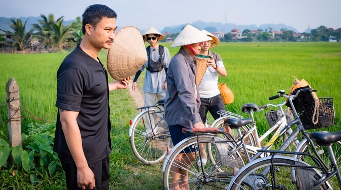 Diễn viên Duy Hưng dạy con Diễn viên Duy Hưng và các bố ra đồng