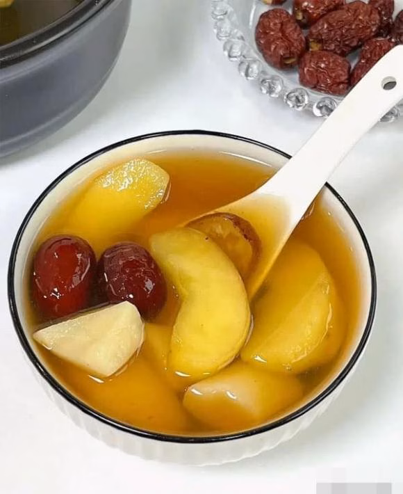 Táo, táo đỏ và gừng