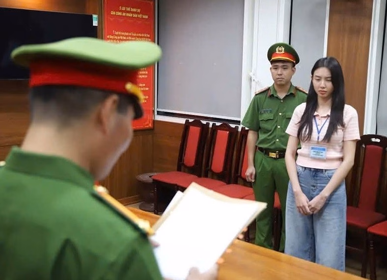Hoa hậu Thùy Tiên bị khởi tố. Hoa hậu Thùy Tiên bị khởi tố.