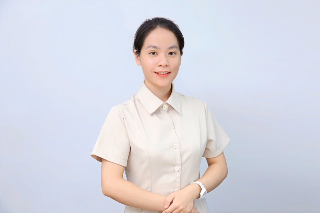 Đại học Ngân hàng: Chuyên ngành Kinh doanh Quốc tế – Cơ hội cho sinh viên tỏa sáng Chị Nguyễn Bảo Ngân - cựu sinh viên ngành Kinh doanh quốc tế tại Học viện Ngân hàng, hiện đang là nhân viên Quản lý hàng hóa của Công ty Champion Product Limited. Ảnh: NVCC