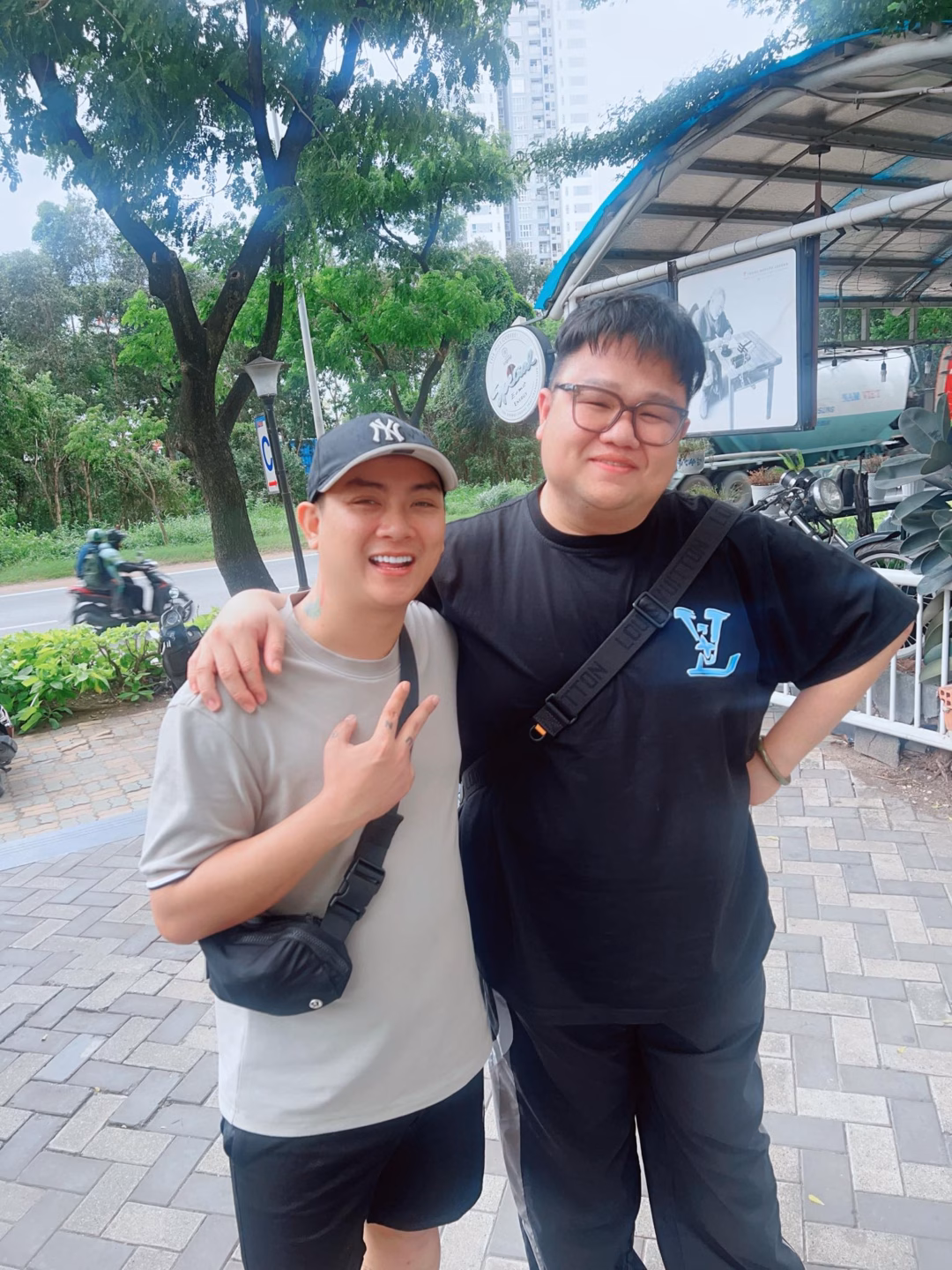 Hoài Lâm có động thái đầu tiên sau khi Cindy Lư công khai đám cưới với Đạt G Hoài Lâm có cuộc sống kín tiếng, thỉnh thoảng sẽ xuất hiện trong những đêm nhạc hoặc gặp gỡ đồng nghiệp cũ