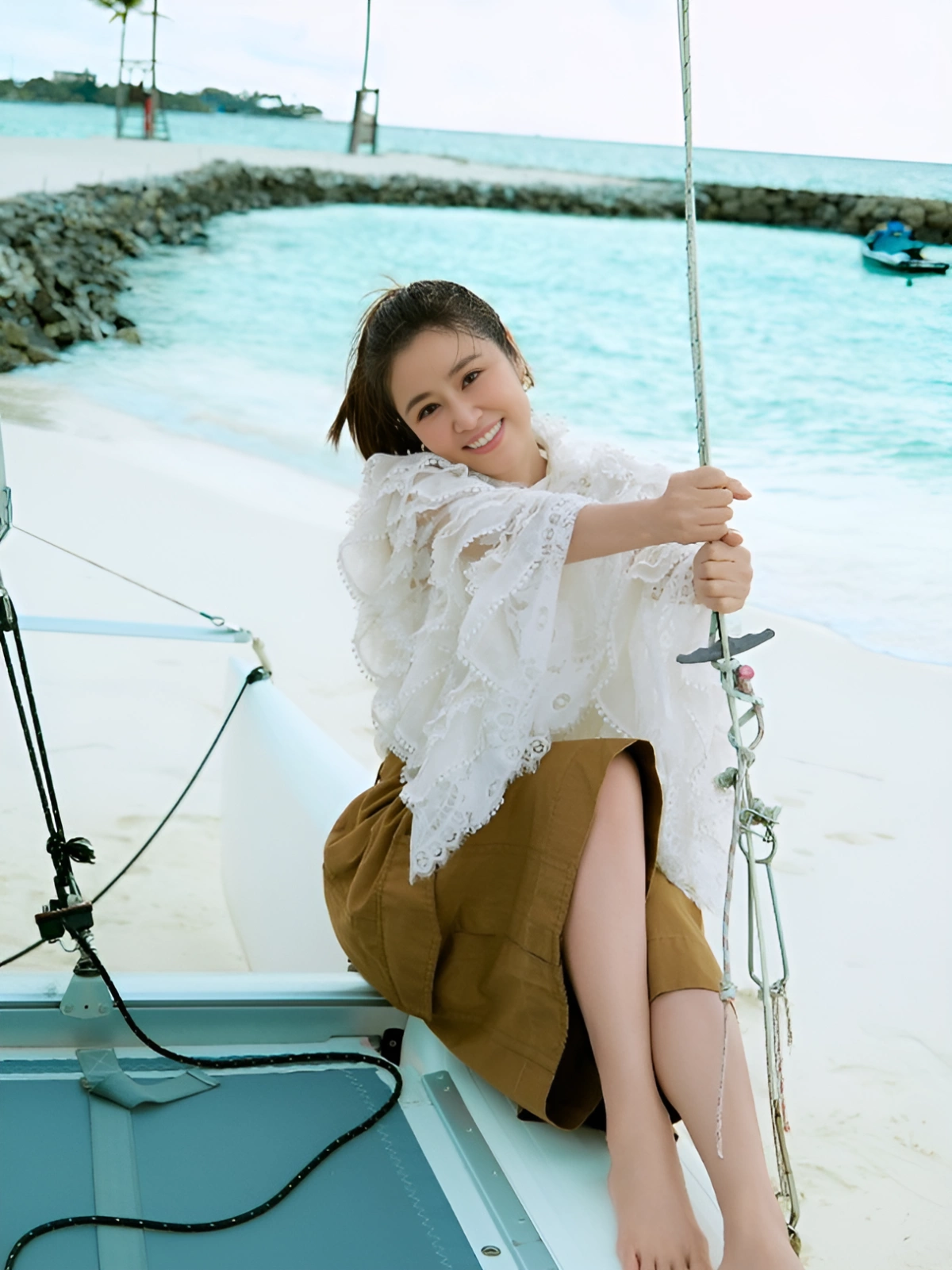 Lâm Tâm Như gây ấn tượng với loạt ảnh sexy ở tuổi 49 Nụ cười tươi tắn giúp Lâm Tâm Như được khen 'đầy sức sống'.