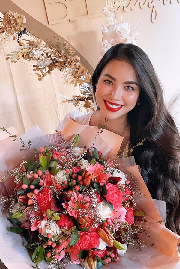Phạm Hương hiện diện tại Việt Nam sau 7 năm ở Mỹ, ngầm xác nhận đã ly hôn? Hoa hậu Phạm Hương về Việt Nam giữa lúc chồng đại gia lộ dấu hiệu lạ?- Ảnh 10.