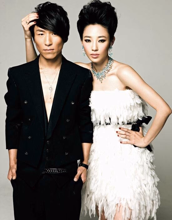 Mối tình showbiz từng được yêu thích nhất CBiz tan vỡ vì bê bối ngoại tình Bạch Bách Hà - Trần Vũ Phàm ký thỏa thuận ly hôn vào năm 2025, nhưng vẫn diễn kịch vợ chồng hạnh phúc trước công chúng