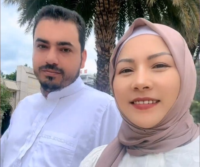 Beck và Ahmed khi mới gặp Beck và Ahmed khi mới gặp