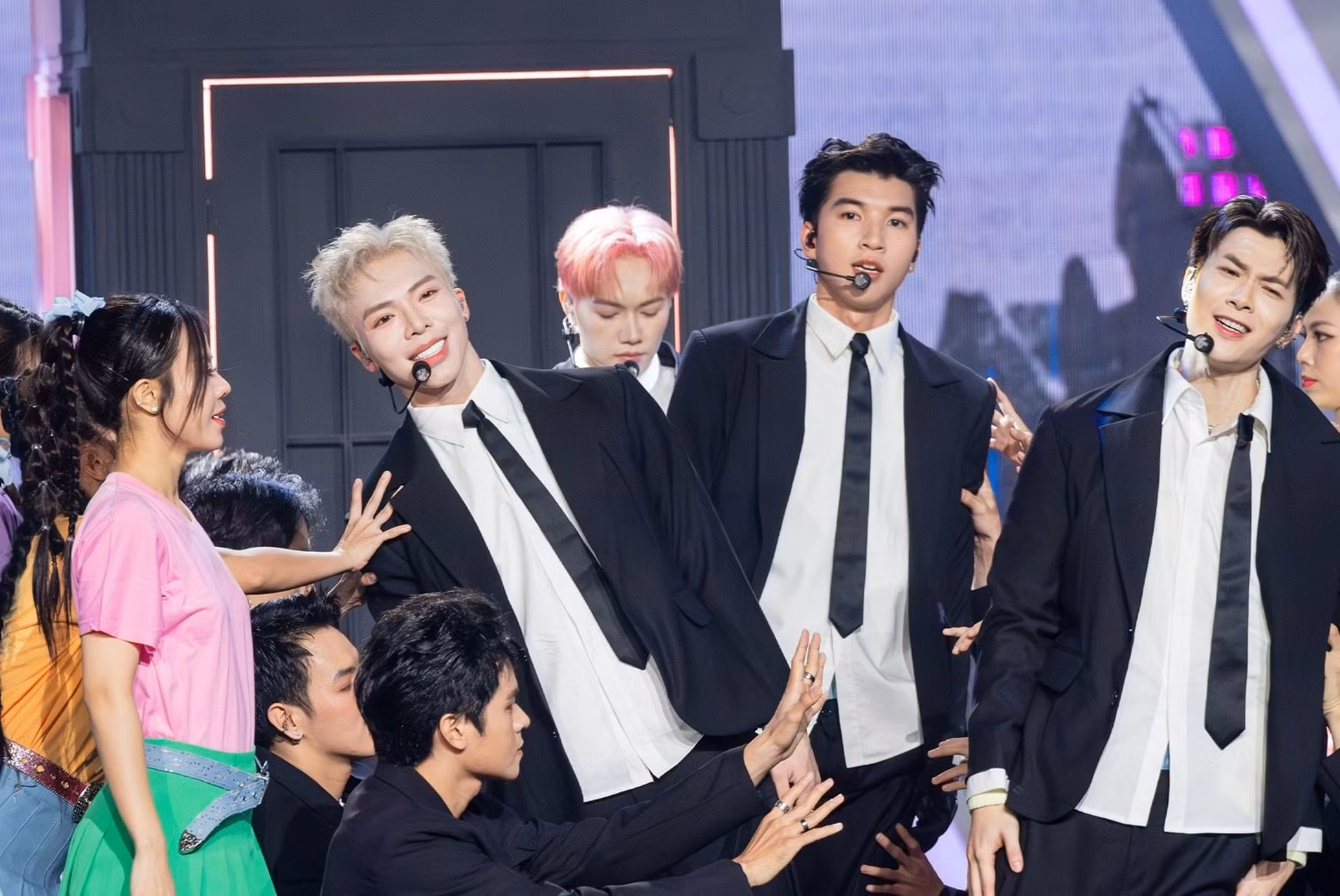 Nghệ sĩ thực thụ tạo ra giá trị mà AI không thể sao chép