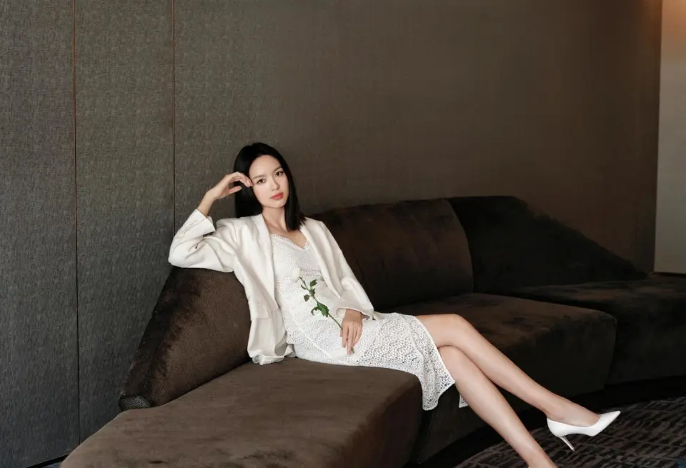 Nhan sắc ngọt ng&agrave;o v&agrave; kh&iacute; chất sang trọng của Hoa hậu Trương Tử L&acirc;m