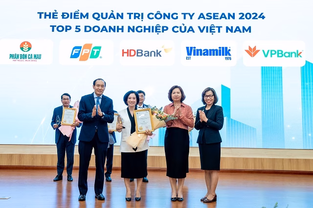 VPBank nhận giải VPBank nhận giải Top 5 Doanh nghiệp có kết quả đánh giá ACGS cao nhất Việt Nam