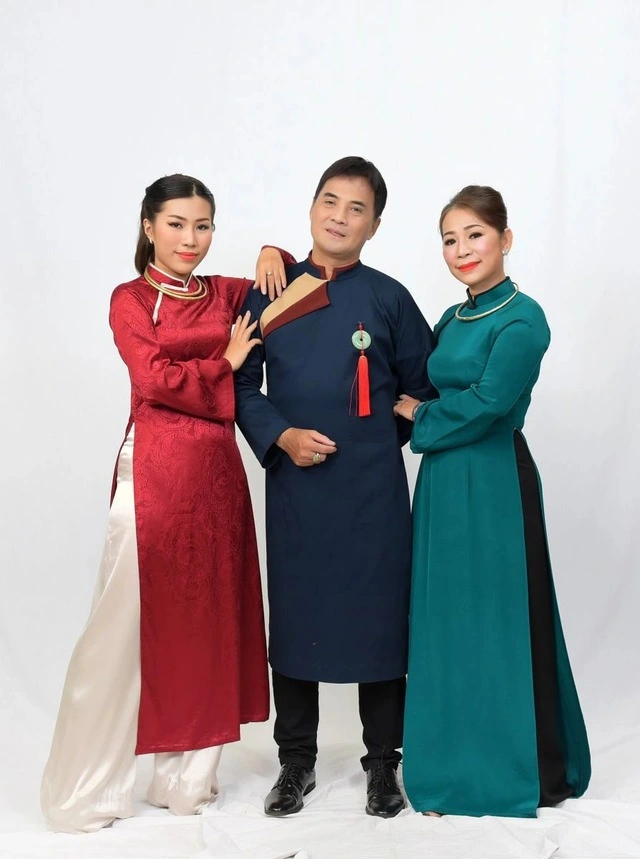 Chế Thanh hé mở cuộc sống tại Phú Quốc cùng vợ kín tiếng Chế Thanh có cuộc sống viên mãn bên vợ và các con