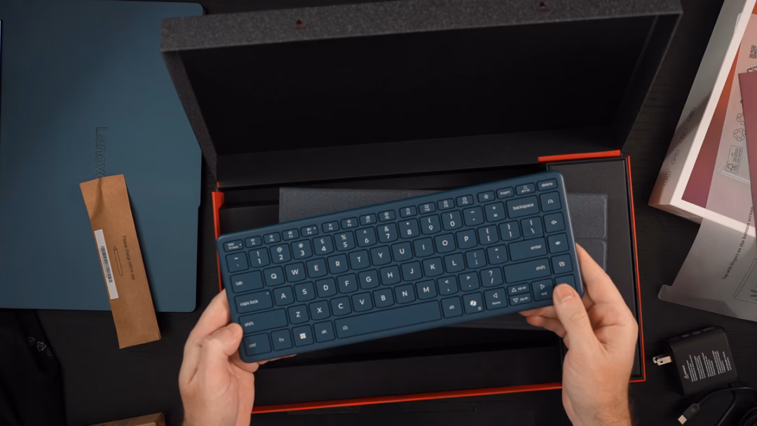 Lenovo Yoga Book 9i: Ultrabook hai màn hình OLED đẹp, mạnh nhưng có thời lượng pin ngắn