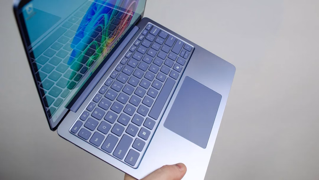 Surface Laptop 13 inch liệu có đáng mua