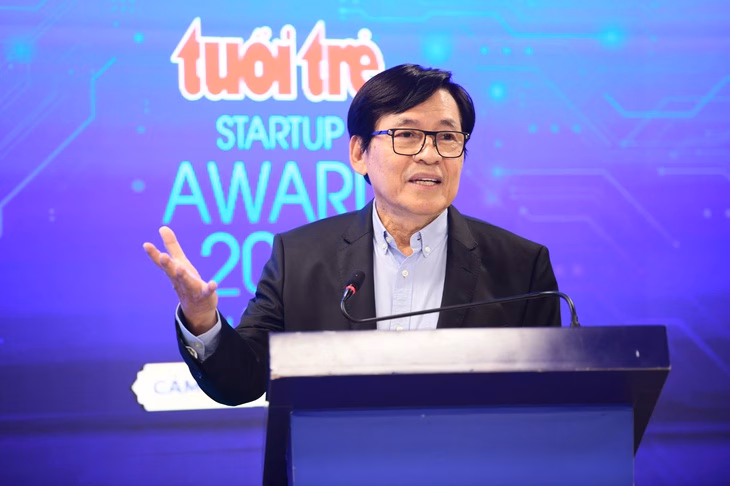 Tuổi Trẻ Startup Award 2025: Khơi dậy sức mạnh của AI trong khởi nghiệp Ông Phạm Phú Ngọc Trai - sáng lập và chủ tịch Công ty tư vấn kinh doanh Hội nhập toàn cầu (GIBC) - trình bày tham luận tổng quan tình hình chính sách trong phát triển kinh tế tư nhân và chú trọng phát triển khoa học, công nghệ - Ảnh: QUANG ĐỊNH