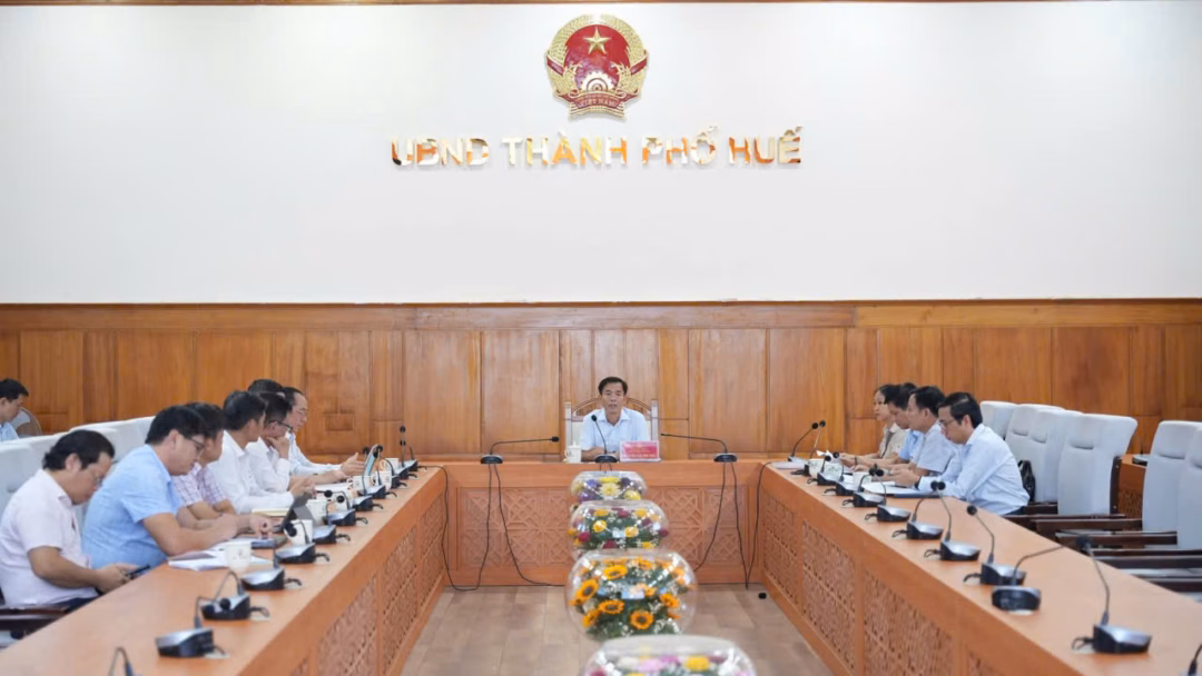 Dự án ô tô 25.655 tỷ đồng ở Huế đang được kỳ vọng làm động lực kinh tế Toàn cảnh buổi làm việc
