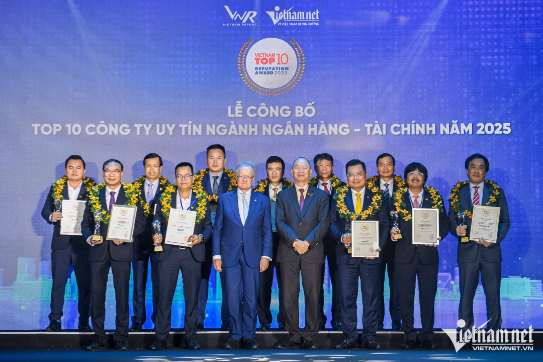 Hội nghị Thượng đỉnh CEO Việt Nam Top 10 công ty uy tín ngành Ngân hàng - Tài chính năm 2025.