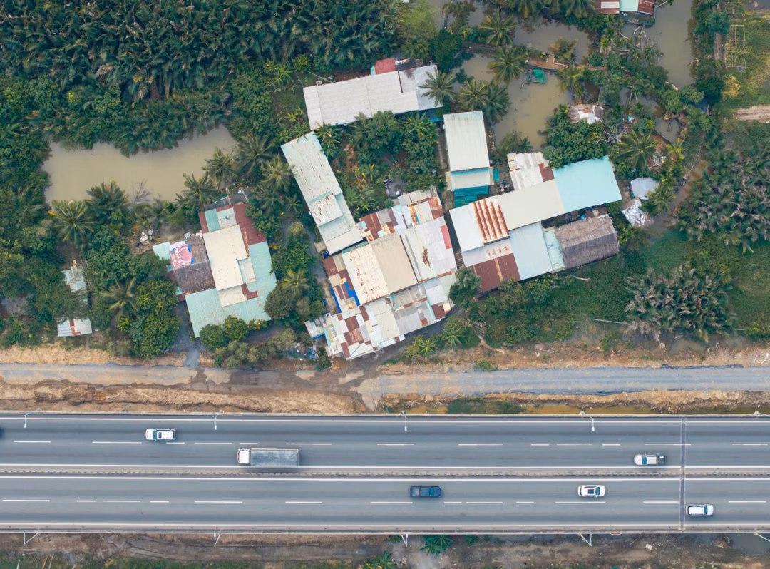 C&ocirc;ng tr&igrave;nh ph&iacute;a TP.HCM vướng nh&agrave; d&acirc;n