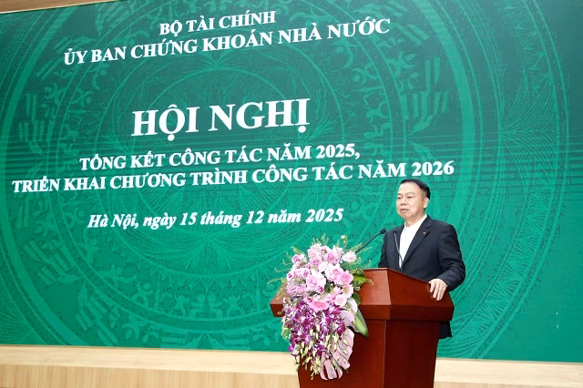 Thứ trưởng Bộ T&agrave;i ch&iacute;nh Nguyễn Đức Chi tại hội nghị