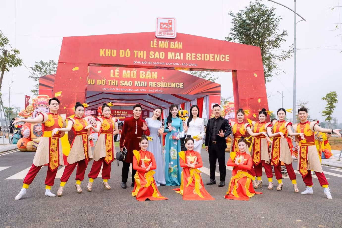 Kh&ocirc;ng kh&iacute; s&ocirc;i động tại lễ mở b&aacute;n Sao Mai Residence