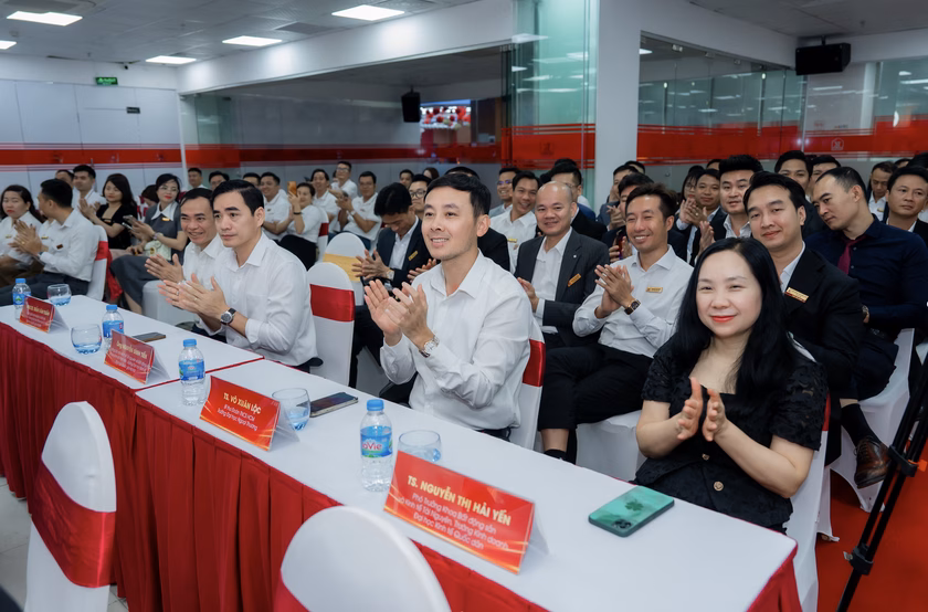 Buổi lễ ký kết hợp tác chiến lược. Toàn cảnh buổi lễ ký kết hợp tác chiến lược giữa Thiên Khôi Group và DMC Group.