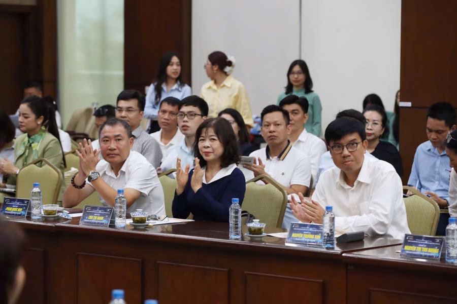 Xây dựng và nâng cao giá trị thương hiệu của doanh nghiệp có vai trò của báo chí rất lớn. Xây dựng và nâng cao giá trị thương hiệu của doanh nghiệp có vai trò của báo chí rất lớn.