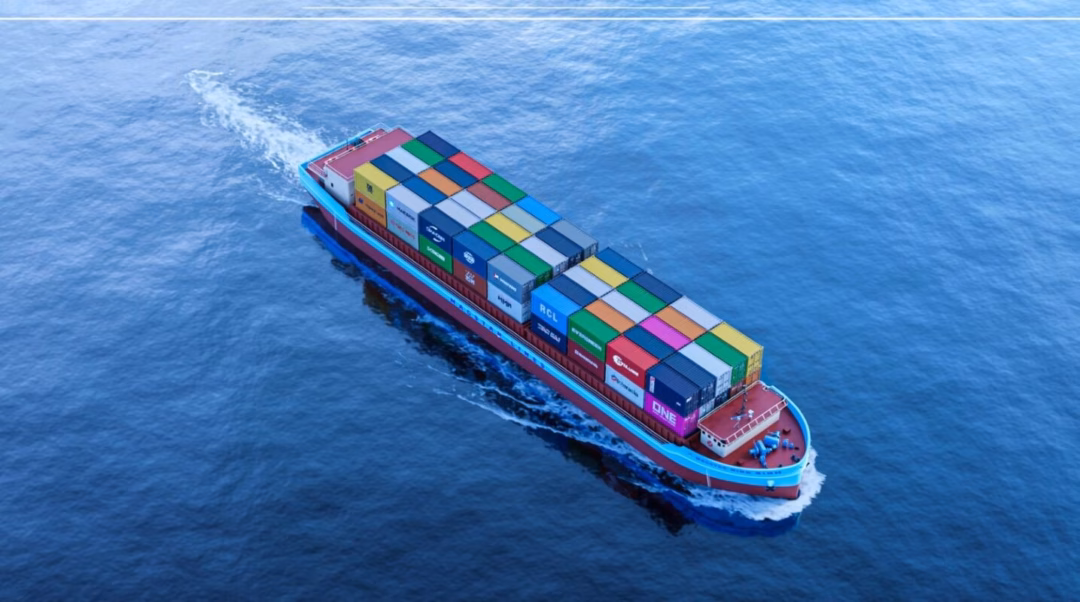 Doanh nghiệp tiên phong xanh hóa vận tải container thủy nội địa Macstar đã triển khai các tuyến vận tải ven biển và nội địa kết nối Hải Phòng với Nam Định, Ninh Bình và Thanh Hóa bằng đội tàu container chuyên dụng.