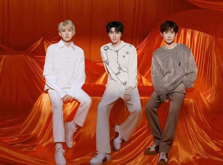 Dịch Dương Thiên Tỉ (bên phải) thời còn hoạt động cùng TFBoys - Ảnh: Weibo
