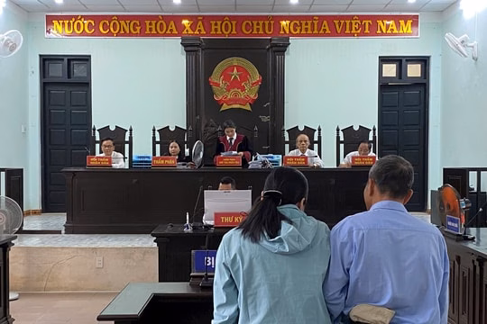 Huế: Gã đàn ông giận dữ ném điện thoại iPhone 16 Promax xuống đất, lãnh 6 tháng tù Lừa "đáo hạn ngân hàng", chiếm đoạt gần 29 tỷ đồng