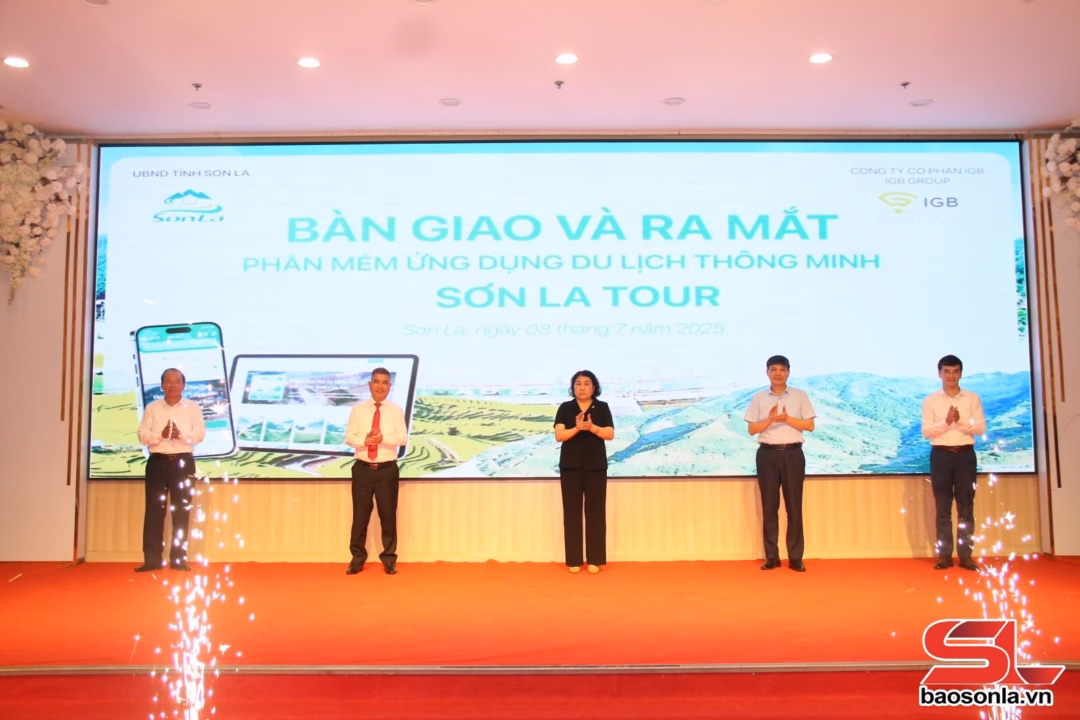 Sơn La ra mắt phần mềm du lịch thông minh ‘Sơn La Tour’ Giao diện ứng dụng “Sơn La Tour”.