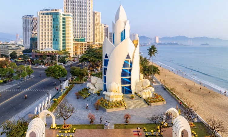 Bay từ Đà Nẵng đến Nha Trang mất bao lâu?
