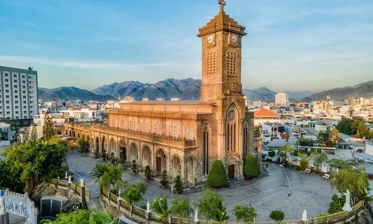 Nhà thờ Đá Nha Trang có từ khi nào?