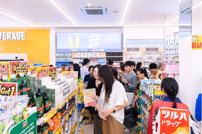 Không gian trưng bày tại Tsuruha Drug Store bám sát tinh thần “tối giản - tiện dụng” của người Nhật