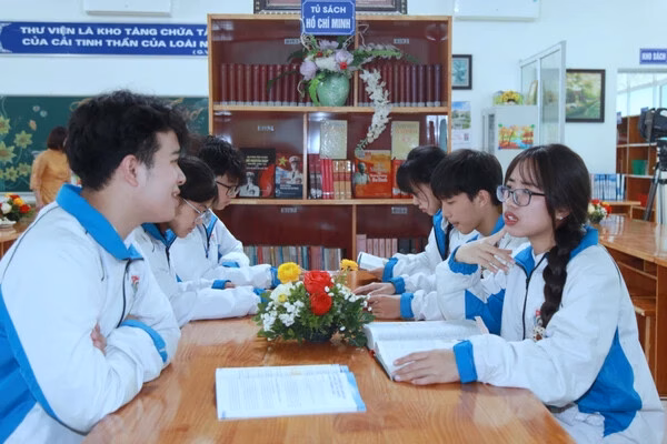 Giải quán quân thuộc về đội Heritech. Ảnh: UEH