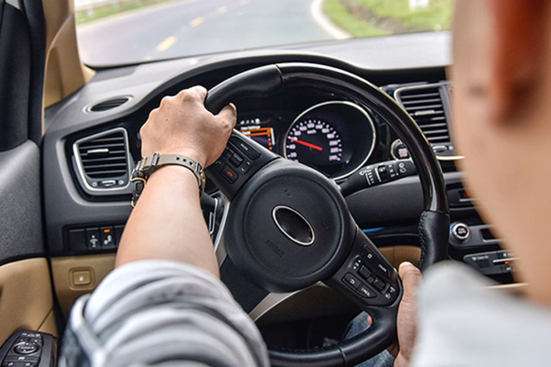 Xe ô tô có thể chết máy chỉ sau quãng đường di chuyển ngắn nếu đổ phải xăng kém chất lượng. Ảnh minh họa