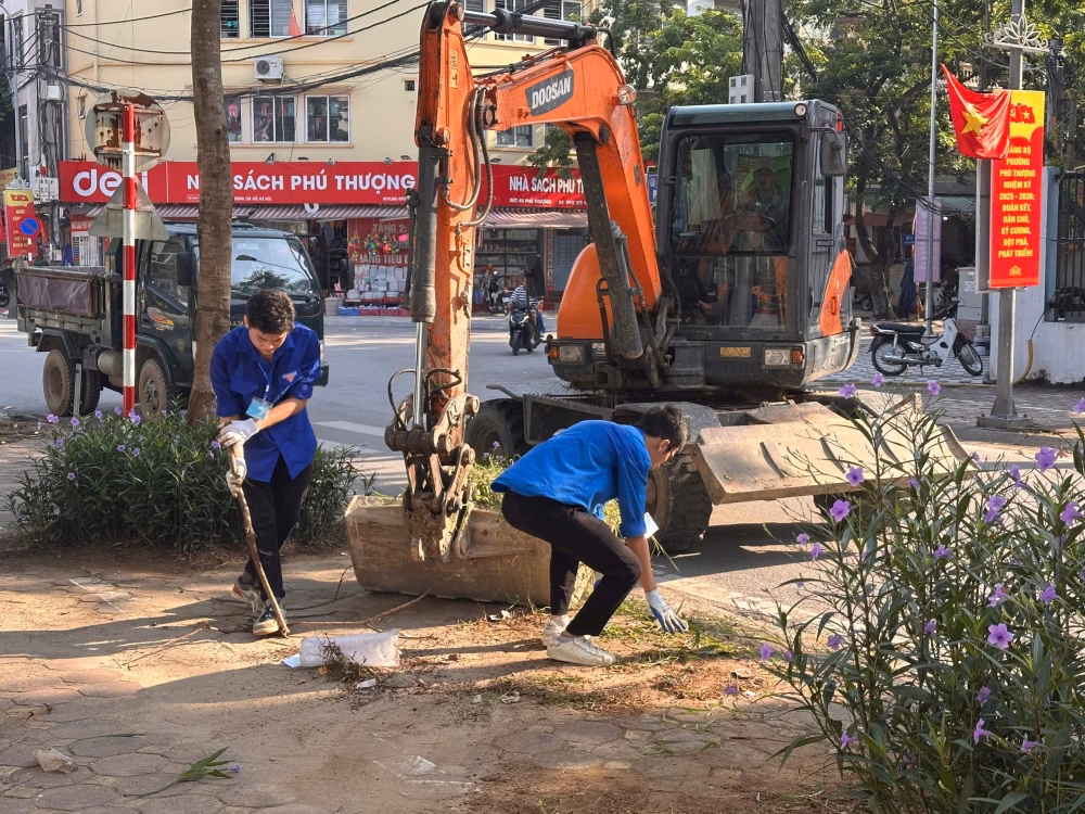 Sử dụng phương tiện múc, dỡ hạng mục vi phạm