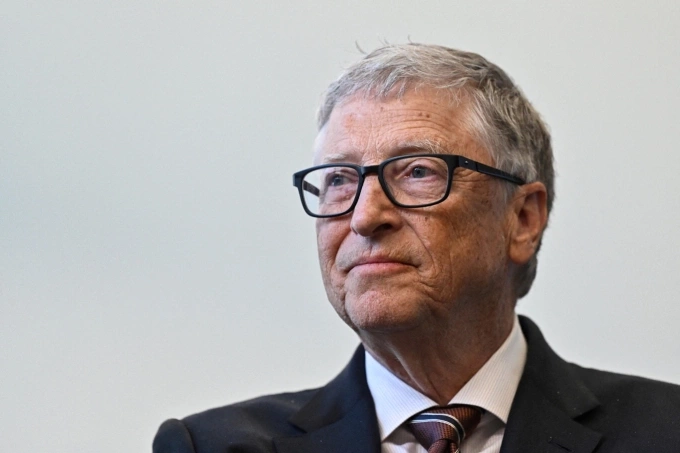 Bill Gates giảm hạng sau 10 năm