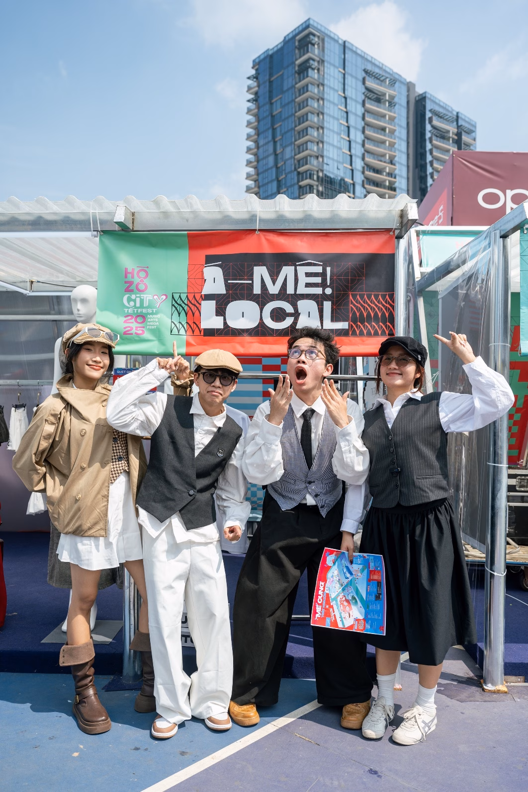 Bạn trẻ v&agrave; gia đ&igrave;nh tham gia lễ hội tại c&ocirc;ng vi&ecirc;n bờ s&ocirc;ng S&agrave;i G&ograve;n