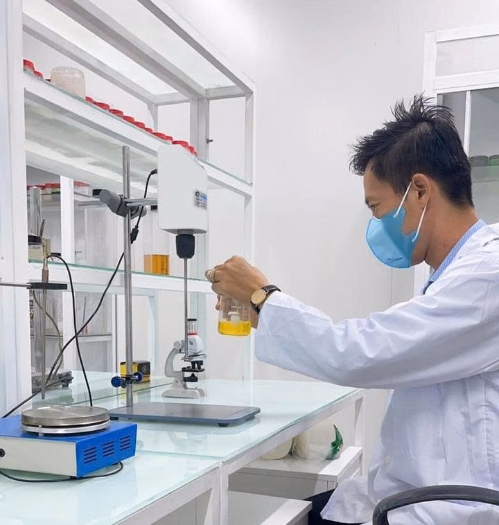 Nh&agrave; m&aacute;y gia c&ocirc;ng mỹ phẩm hiện đại tại Việt Nam