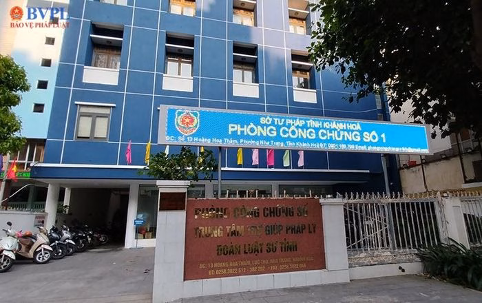 Phòng Công chứng số 1 tại Nha Trang, tỉnh Khánh Hòa đang thực hiện các thủ tục hành chính