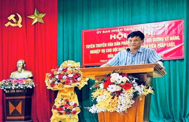 Luật gia Trần Văn Mão phát biểu tại hội nghị Luật gia Trần Văn Mão phát biểu tại hội nghị