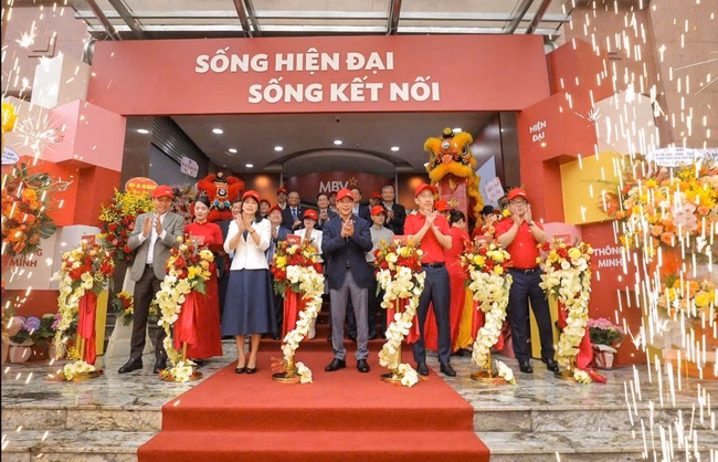 Nghi lễ cắt băng khai trương văn phòng làm việc của MBV Nghi lễ cắt băng khai trương văn phòng làm việc của MBV