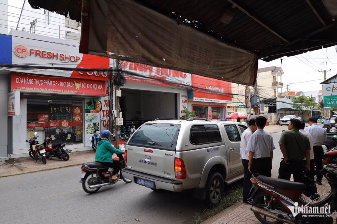 Kiểm tra cửa hàng Fresh Shop của C.P. Việt Nam W-Cửa hàng C.P.JPG.jpg