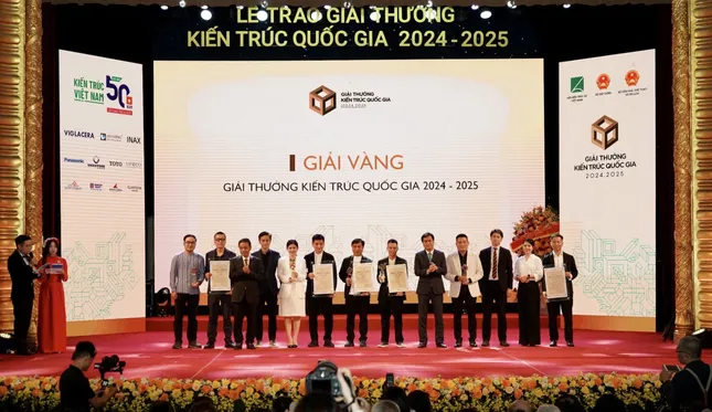 Nhóm kiến trúc đạt giải Đại diện nhóm kiến trúc đạt giải