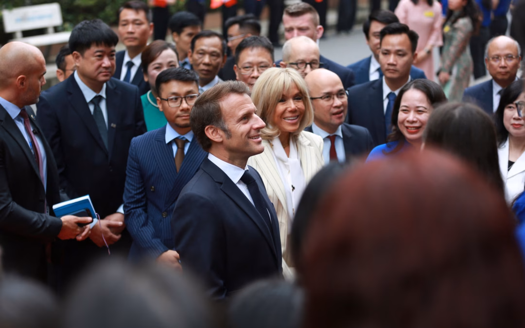 Tổng thống Pháp Macron giao lưu với sinh viên Việt Nam- Ảnh2. Tổng thống Pháp Macron giao lưu với sinh viên Việt Nam- Ảnh2.