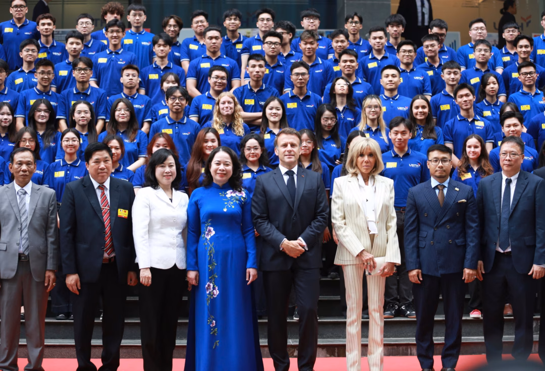 Tổng thống Pháp Macron giao lưu với sinh viên Việt Nam- Ảnh3. Tổng thống Pháp Macron giao lưu với sinh viên Việt Nam- Ảnh3.