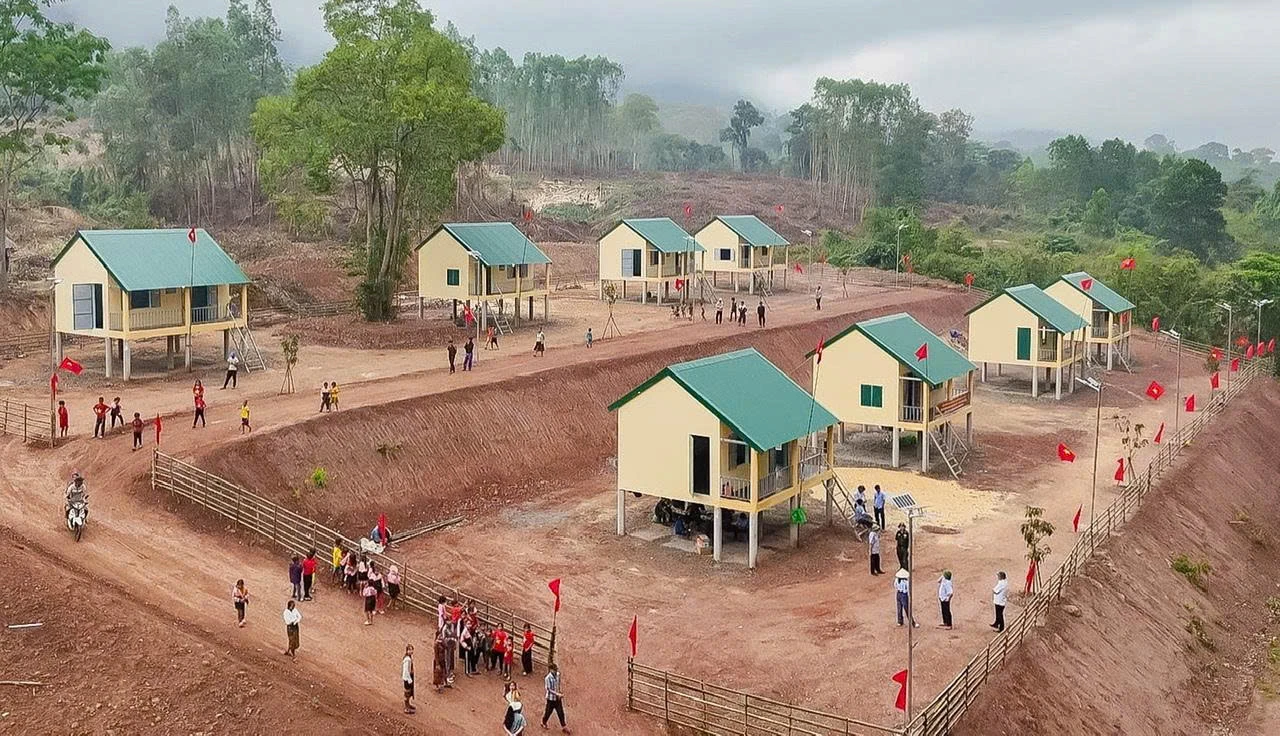 Bí thư Đảng ủy tận tâm với công việc ở vùng biên giới Quảng Trị Một góc xã Thượng Trạch - Ảnh: L.M