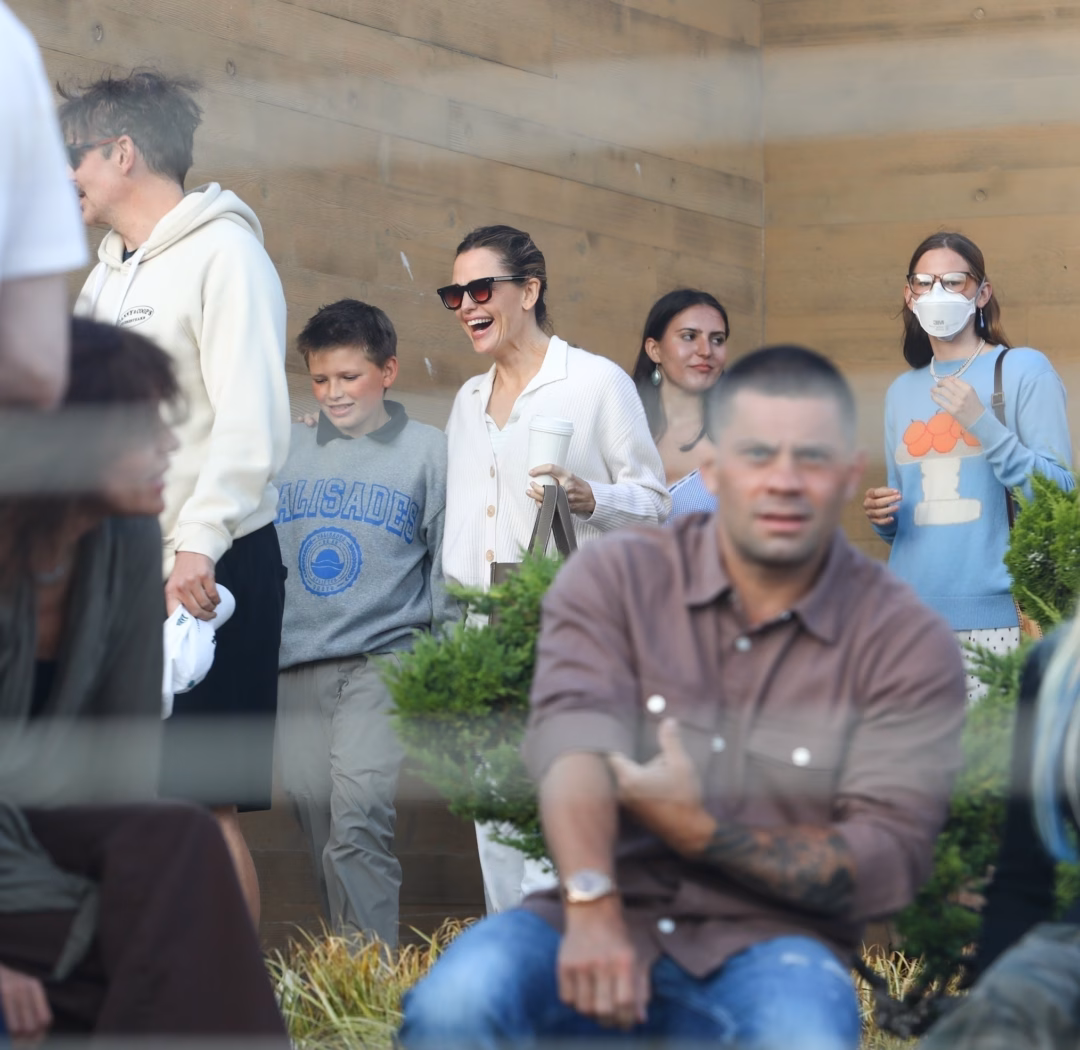 Bradley Cooper and Jennifer Garner with her daughter, Violet, and her son, Samuel, eating at Nobu in Malibu, Calif.