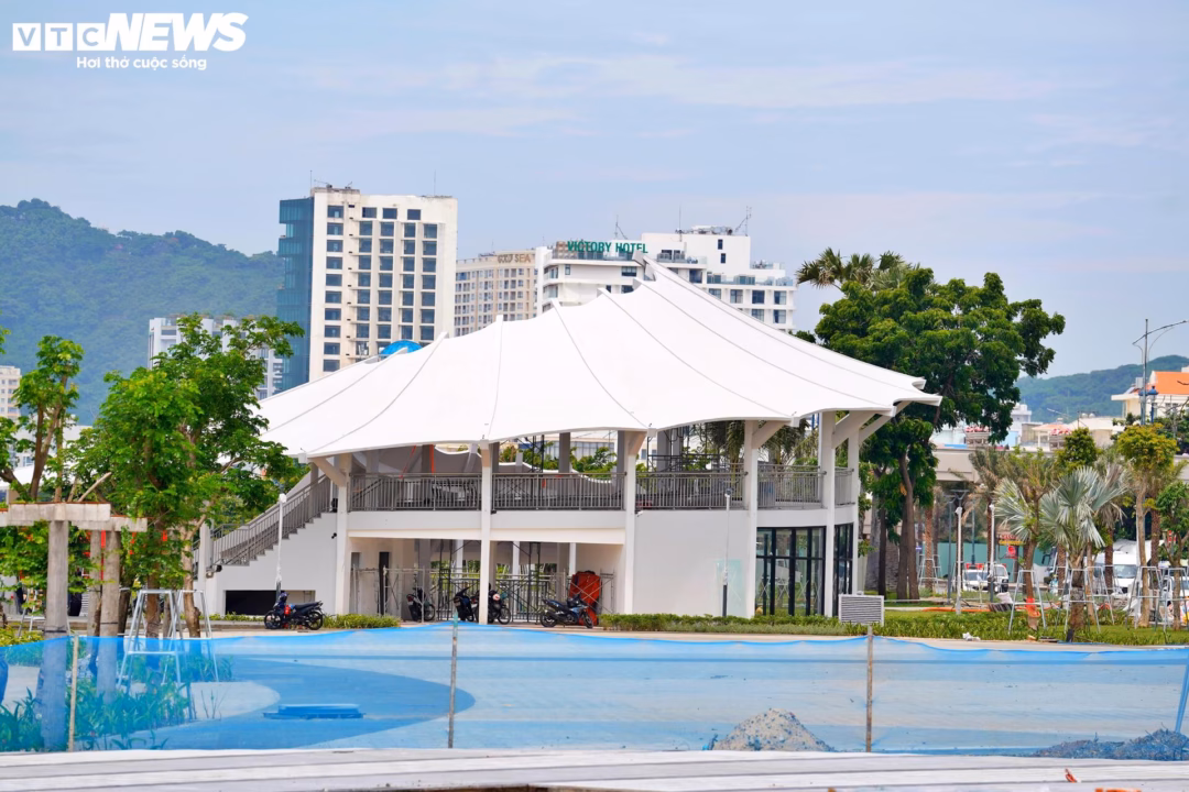 Đường Thùy Vân ở Phú Mỹ Hưng gần 1.100 tỷ đồng hoàn thành sau 9 tháng Diện mạo mới của bãi biển đẹp nhất TP.HCM sau gần 1 năm thi công- Ảnh 7.