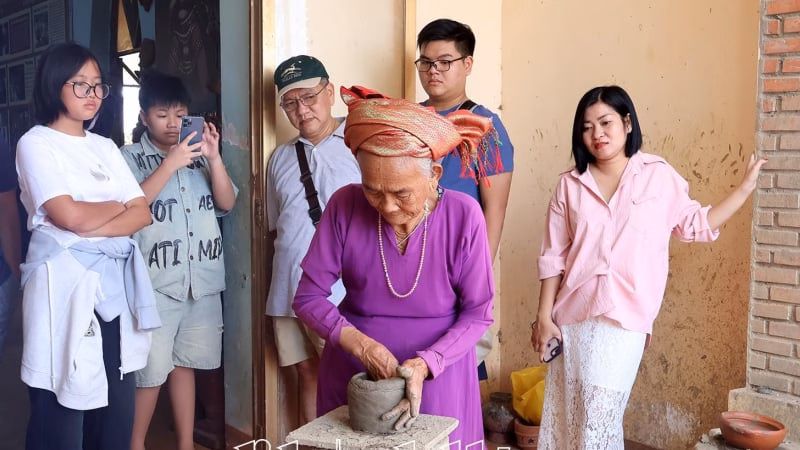 Người ta đang tới một làng cổ nổi tiếng ở tỉnh Khánh Hòa mới để xem điều này