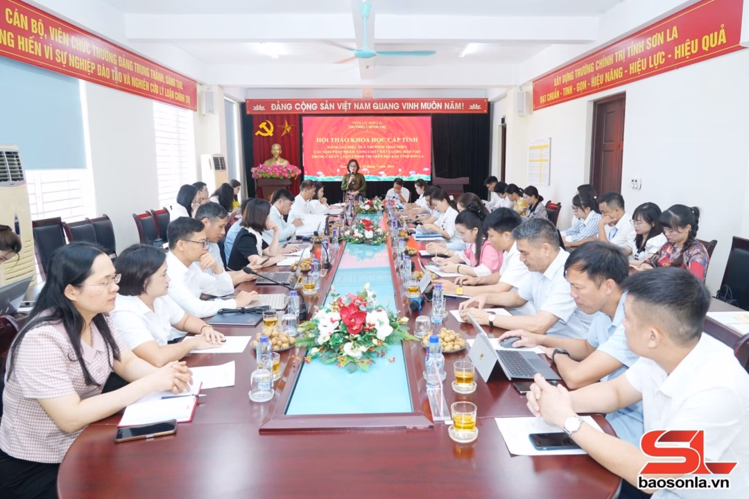 Các đại biểu dự hội thảo.